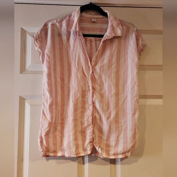 Old Navy Tops - Old Navy pink and white striped short sleeve button up top M
